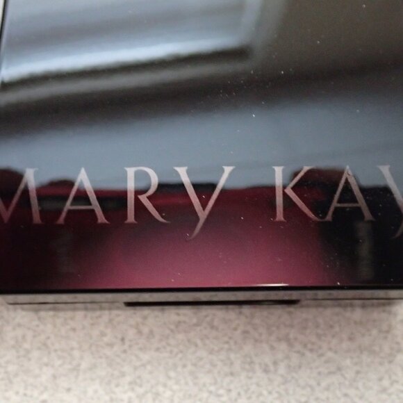 Mary Kay Mini Compact NEW - Picture 7 of 7